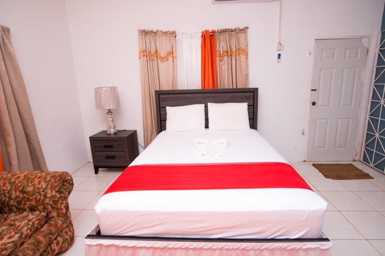 Suzette Guesthouse Accommodations St Mary Bagian luar foto